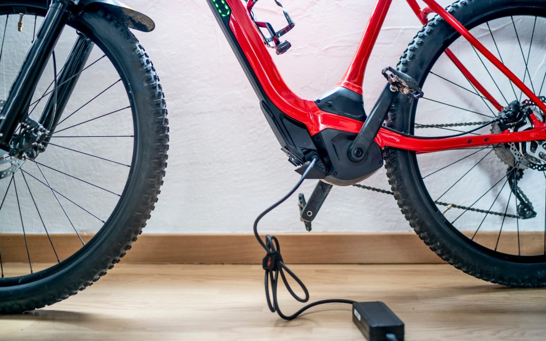 E-Bikes y E-Motocicletas: Autoridades Advierte sobre Peligros en Manos de Menores