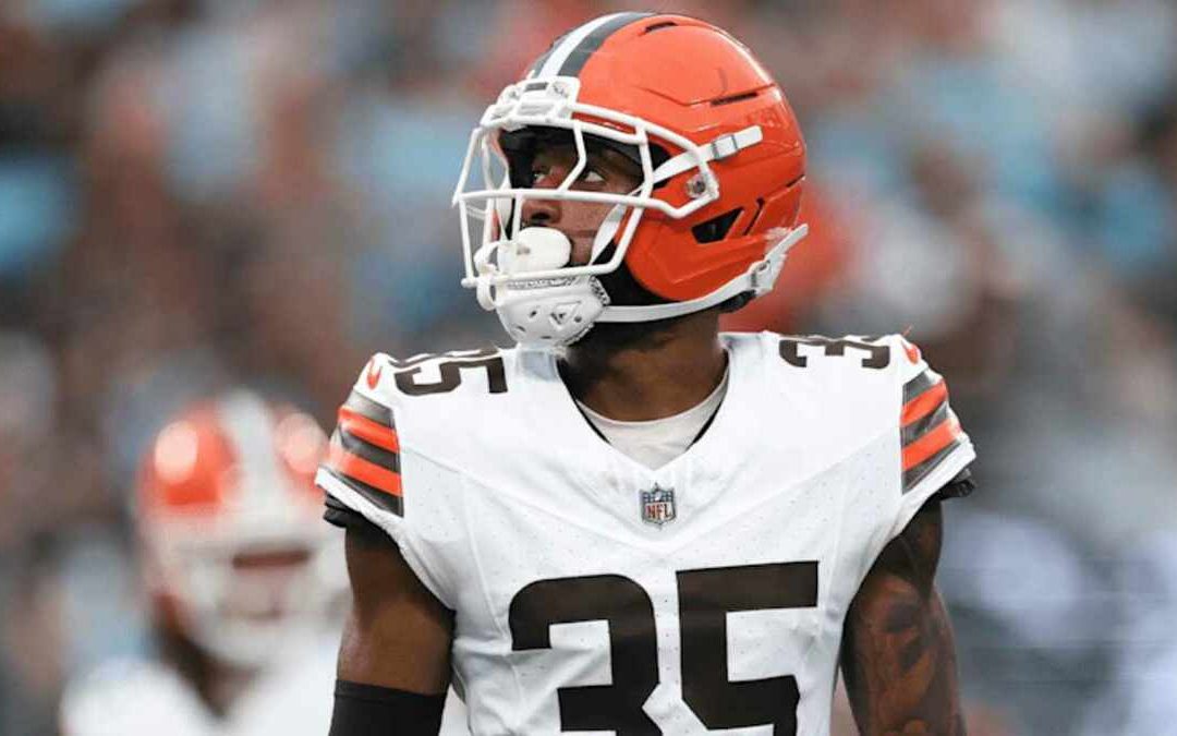Los Raiders fichan a Chigozie Anusiem y lamentan la baja de Kyu Blu Kelly por lesión