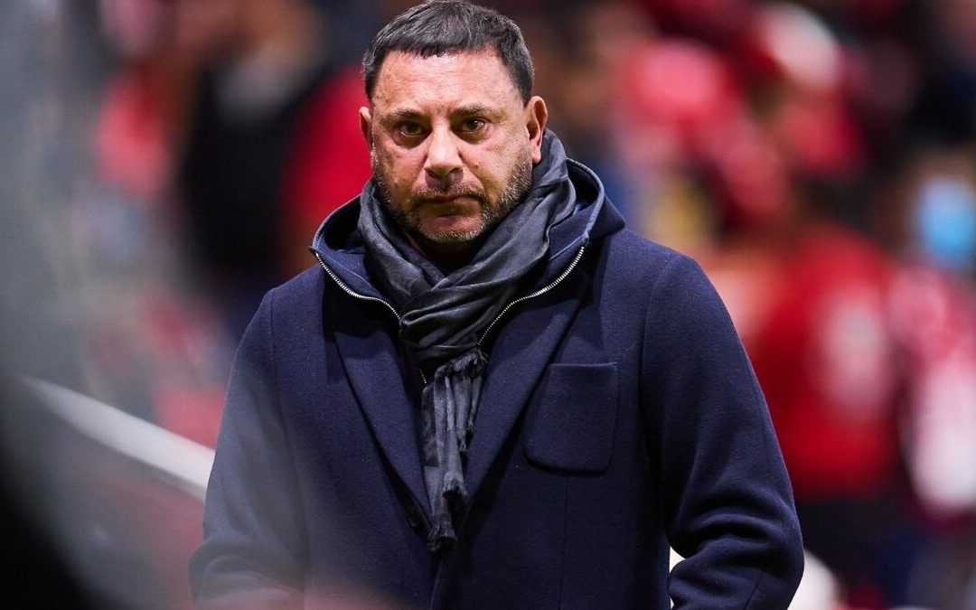 Turco Mohamed Aspira a Compartir la Mesa de los Bicampeones en el Fútbol